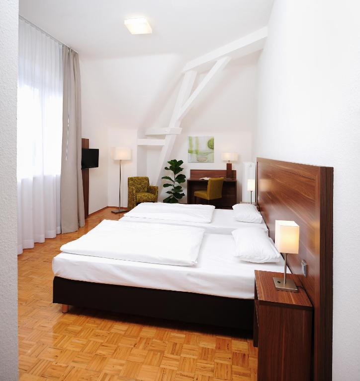 Bildungshaus St. Bernhard - Wohnen Und Tagen Hotel Rastatt Quarto foto
