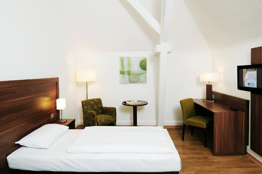 Bildungshaus St. Bernhard - Wohnen Und Tagen Hotel Rastatt Exterior foto